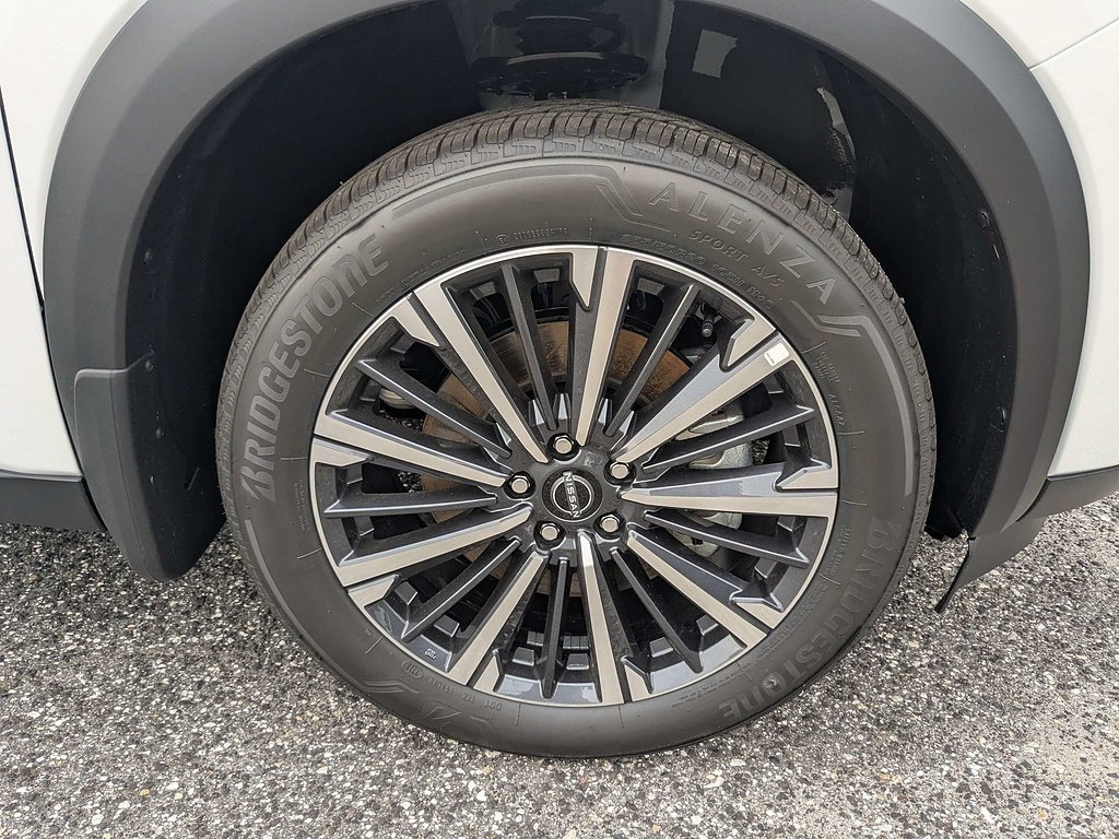 New 2026 Everest White Pearl TriCoat / Super Black Two-tone Nissan Platinum image 11