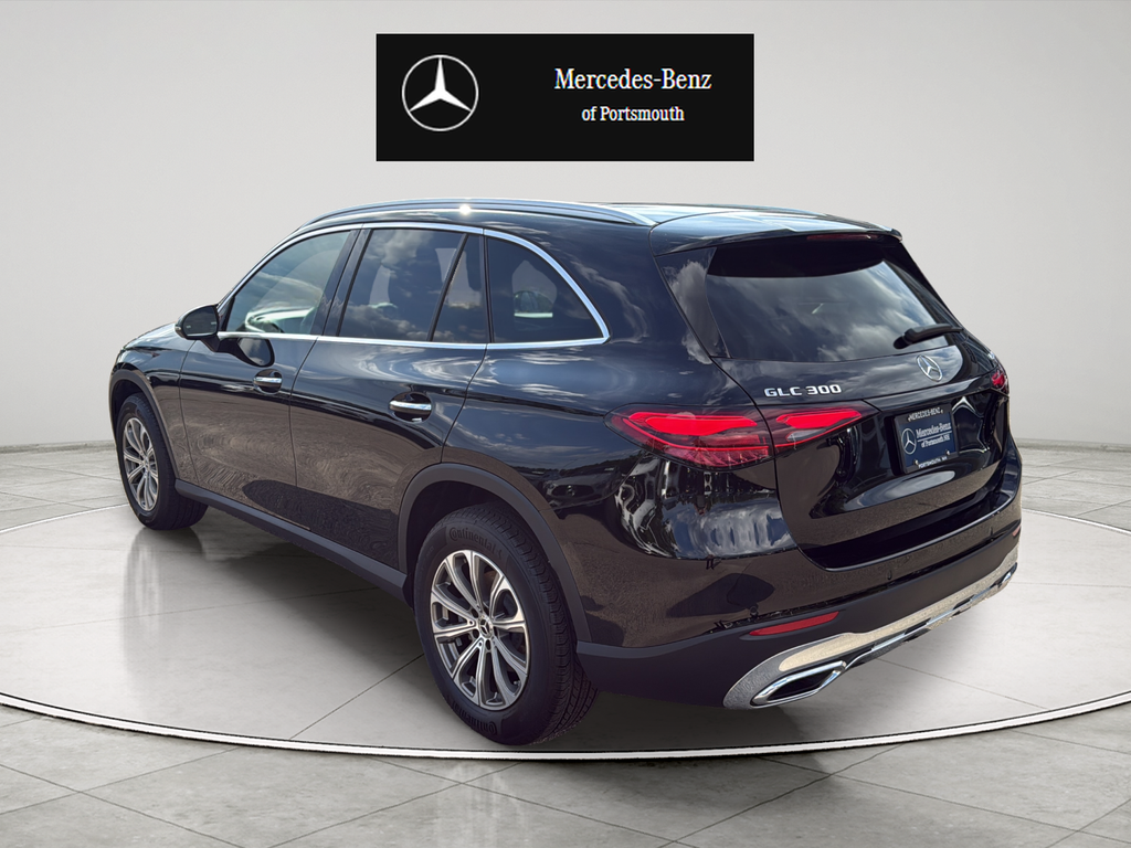 Used 2026 Black Mercedes-Benz GLC 300 image 3