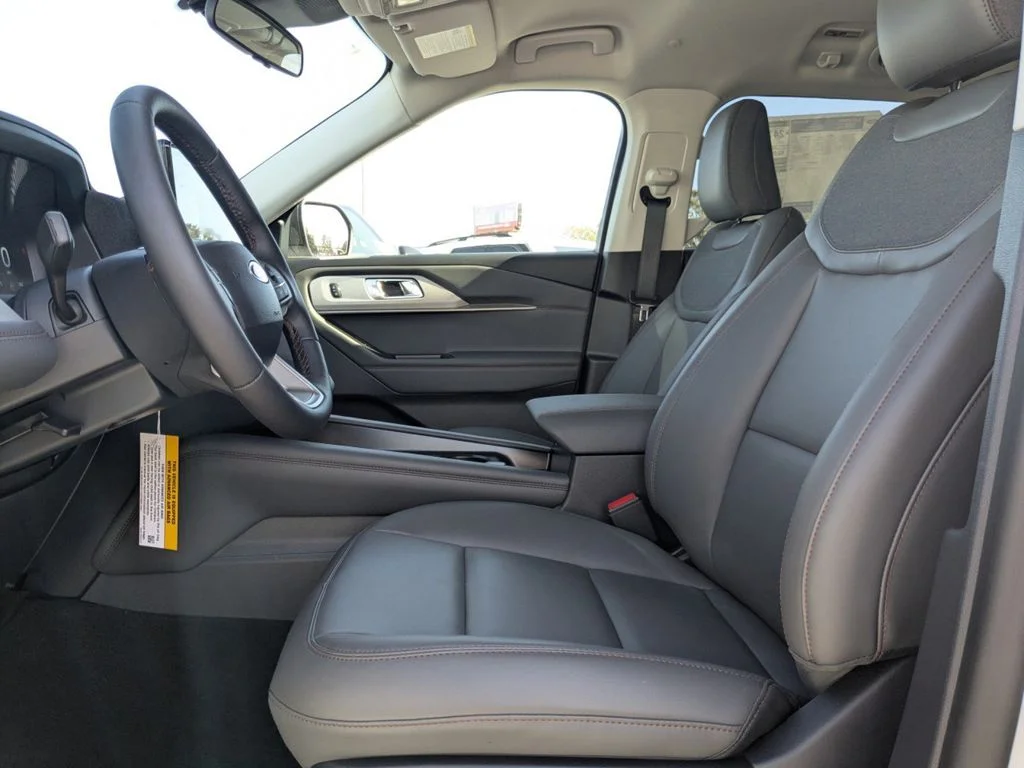New 2026 Space White Metallic Ford Active image 22
