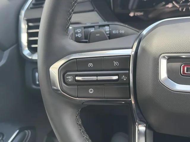 New 2026 White GMC Elevation image 23