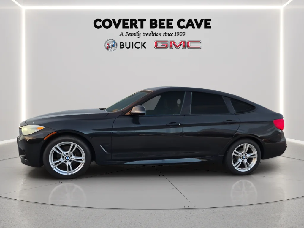 Used 2018 Black BMW 330 Gran Turismo i xDrive image 4