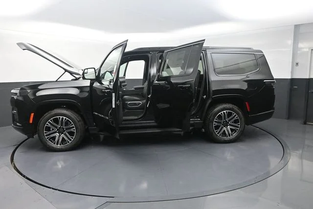 New 2026 High Gloss Black Exterior Paint Jeep  image 38