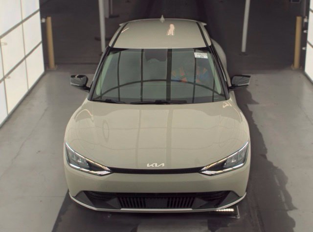 Used 2024 Glacier Kia Light image 2
