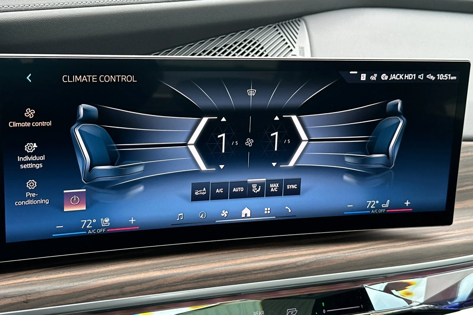 New 2026 Black Sapphire Metallic BMW 750e xDrive image 19