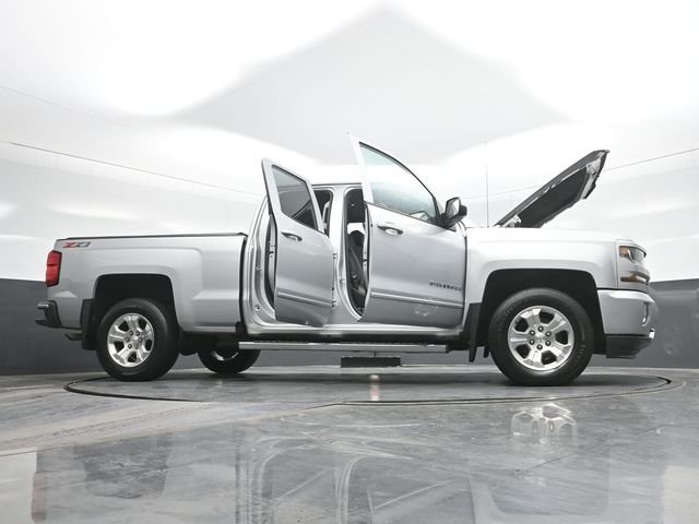 Used 2018 Silver Chevrolet LT image 31