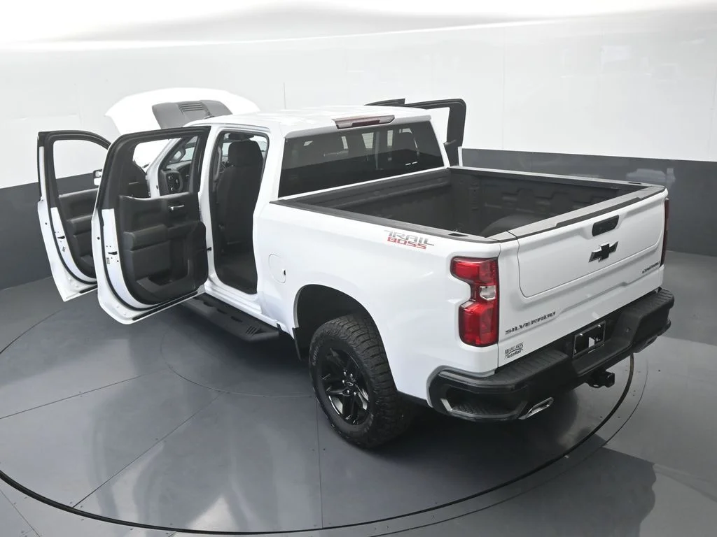Used 2024 Summit White Chevrolet Custom Trail Boss image 70