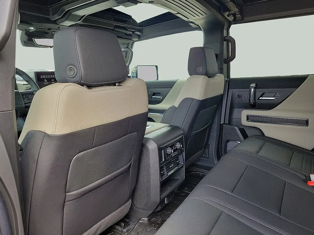 2026 GMC HUMMER EV 2X - Photo 12