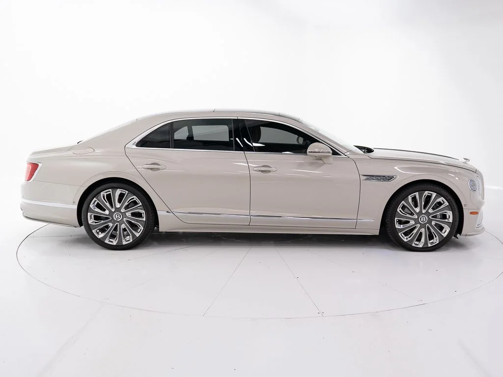 Used 2025 White Sand - by Mulliner Bentley Mulliner image 6