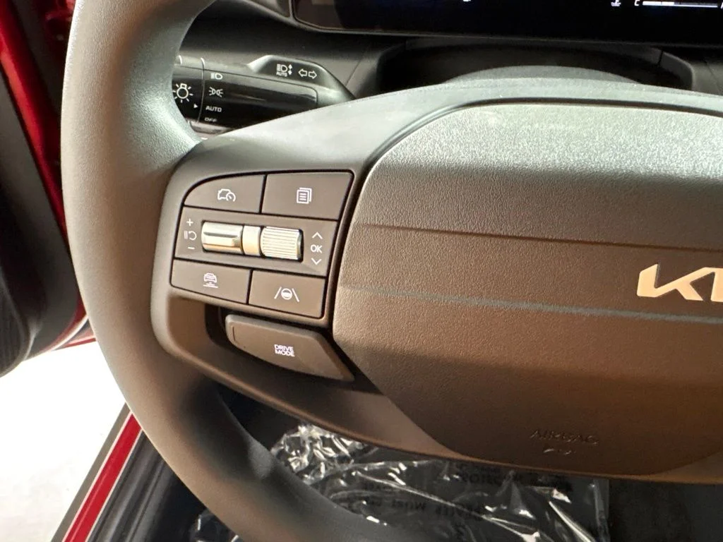 New 2026 Currant Red Kia LXS image 28