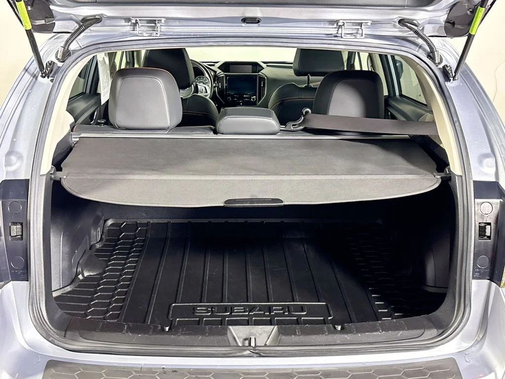 Used 2018 Silver Subaru 2.0i Limited image 22