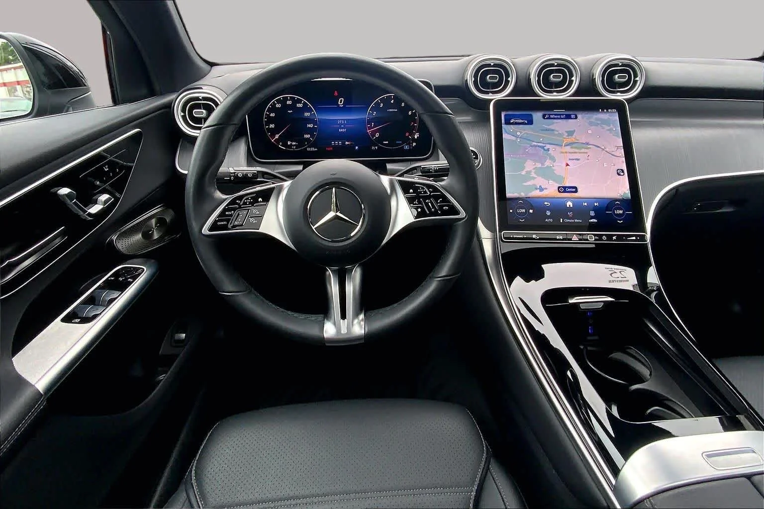 Certified Used 2025 Black Mercedes-Benz GLC 300 image 6