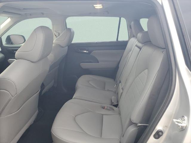 Certified Used 2020 CELESTIAL SILVER METALLIC Toyota  image 10