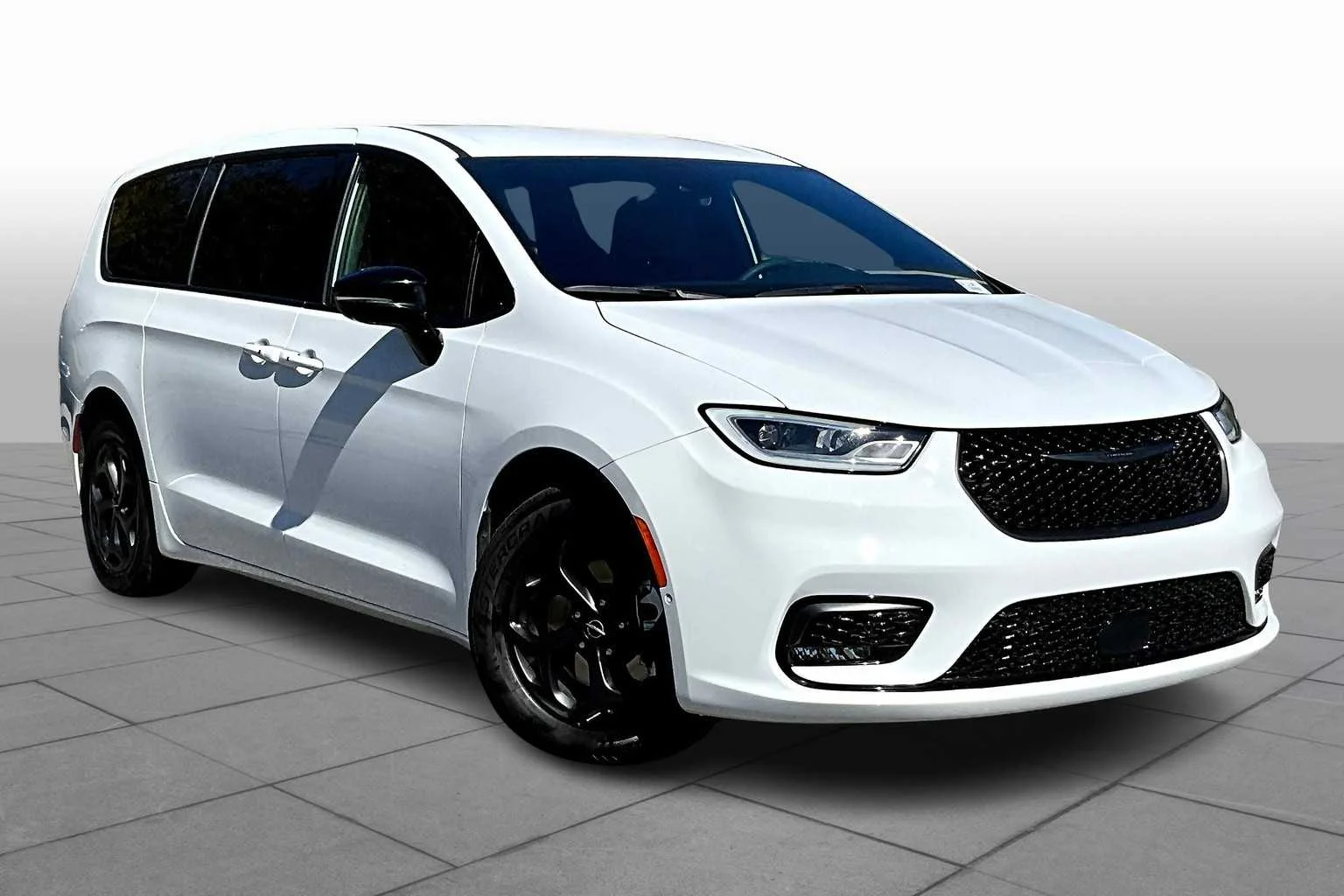 Used 2024 Bright White Clearcoat Chrysler Hybrid S Appearance Pkg image 3