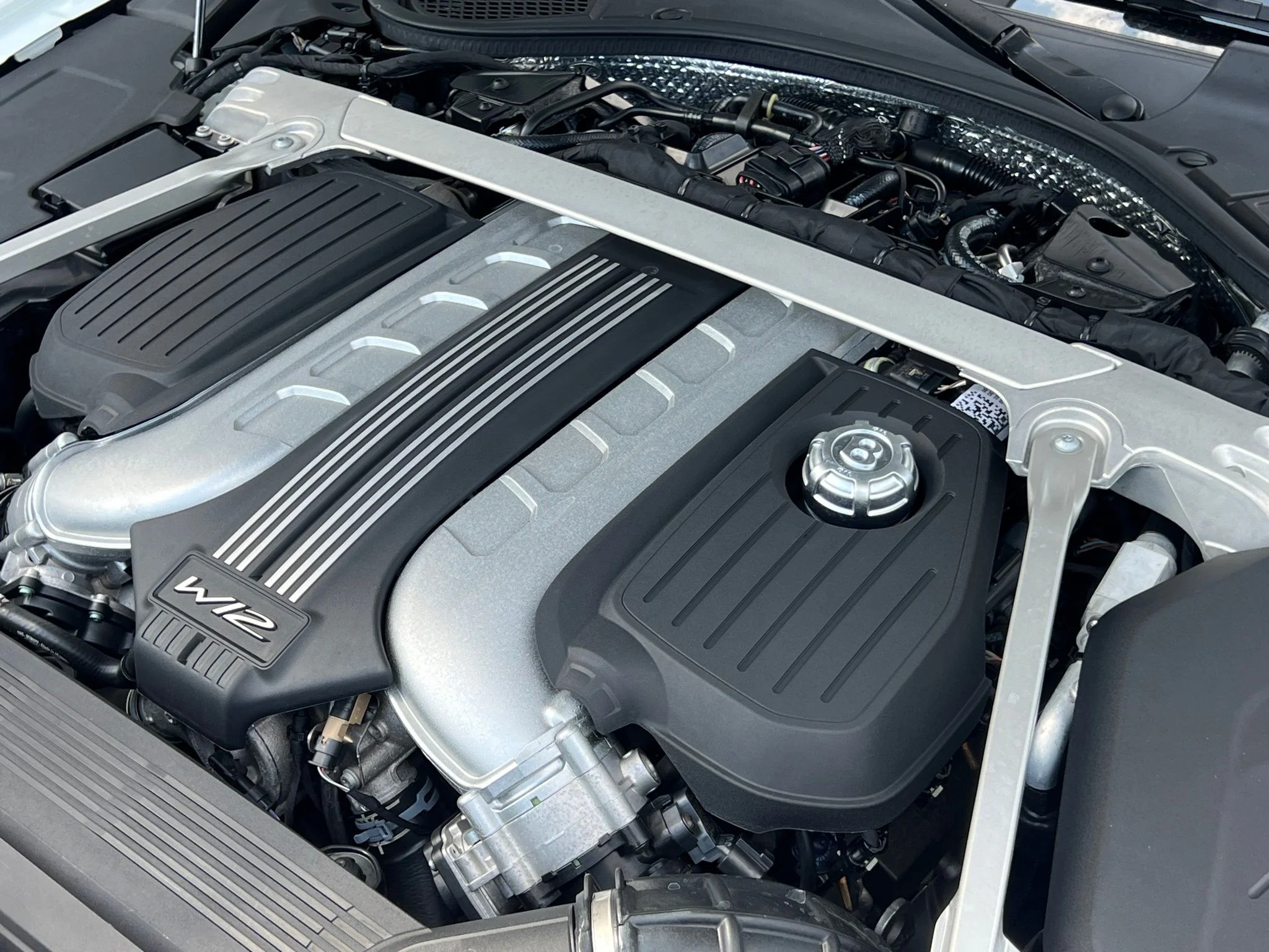 Used 2023  Bentley Speed image 43