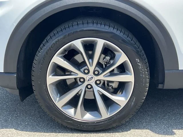 Used 2025 White Ford Platinum image 48