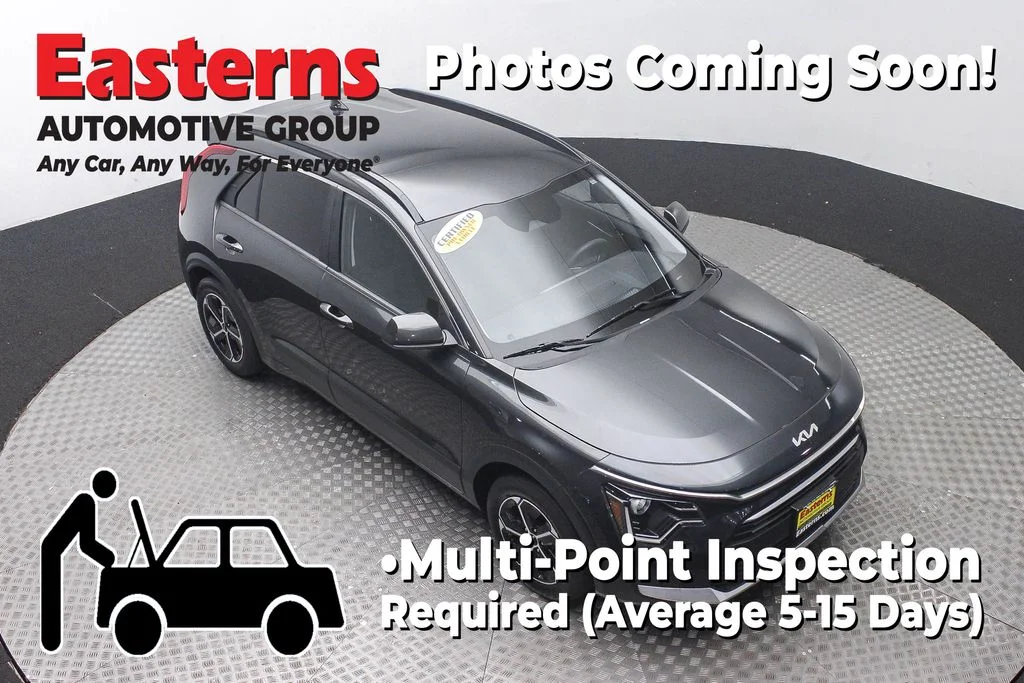 Used 2025 Gray Kia LX image 3