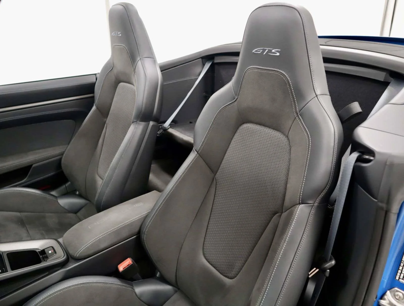 Used 2025 Lugano Blue Porsche Carrera GTS image 17