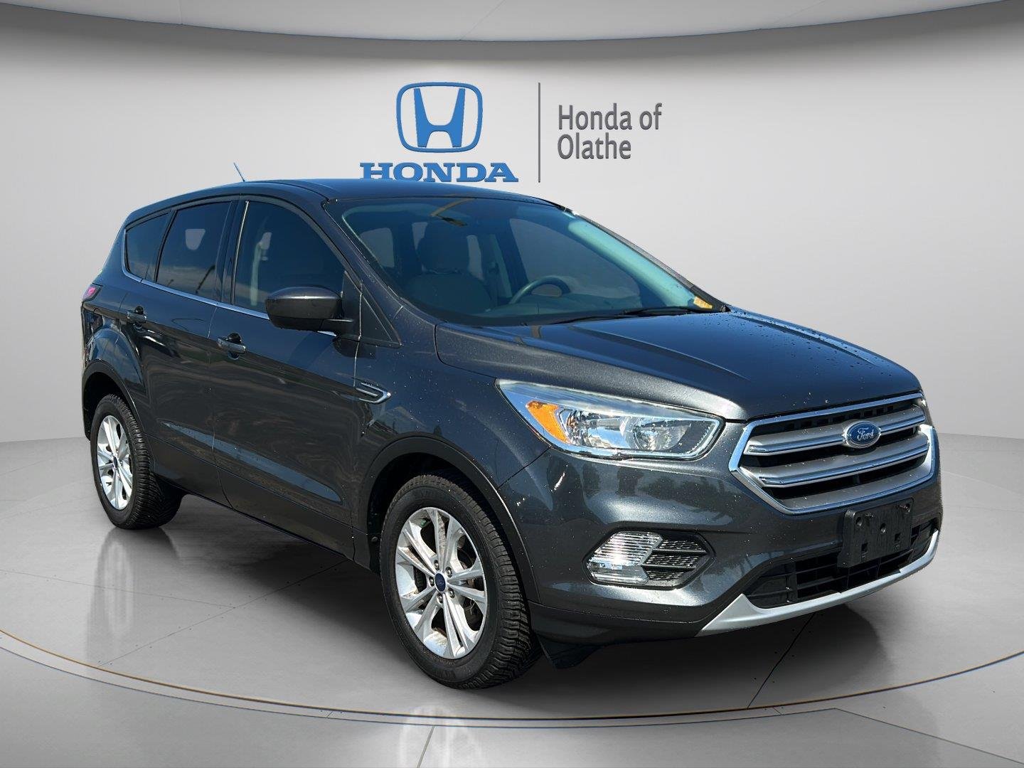 Used 2017 Magnetic Ford SE image 1