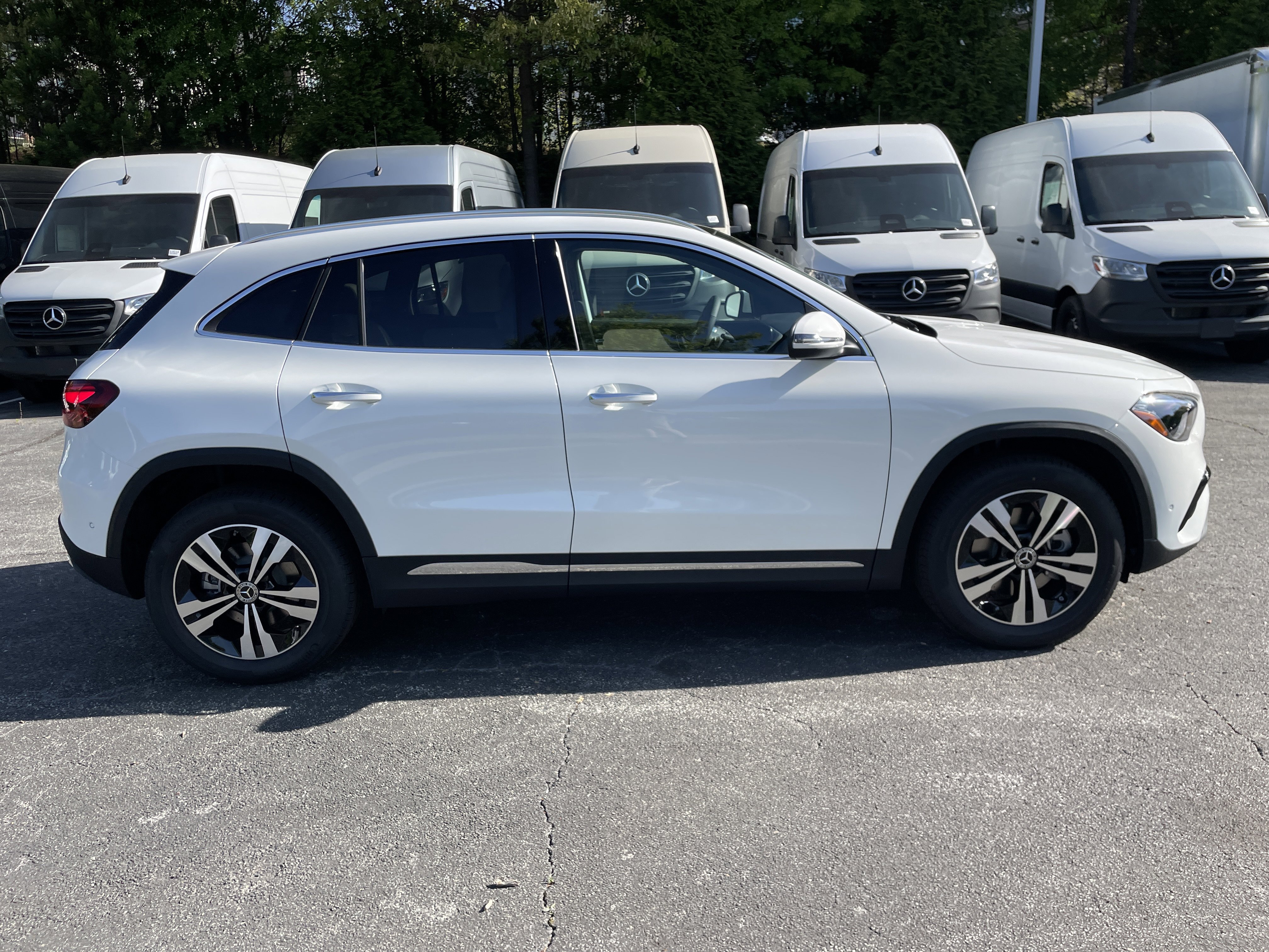 New 2026 Polar White Mercedes-Benz GLA 250 SUV image 6