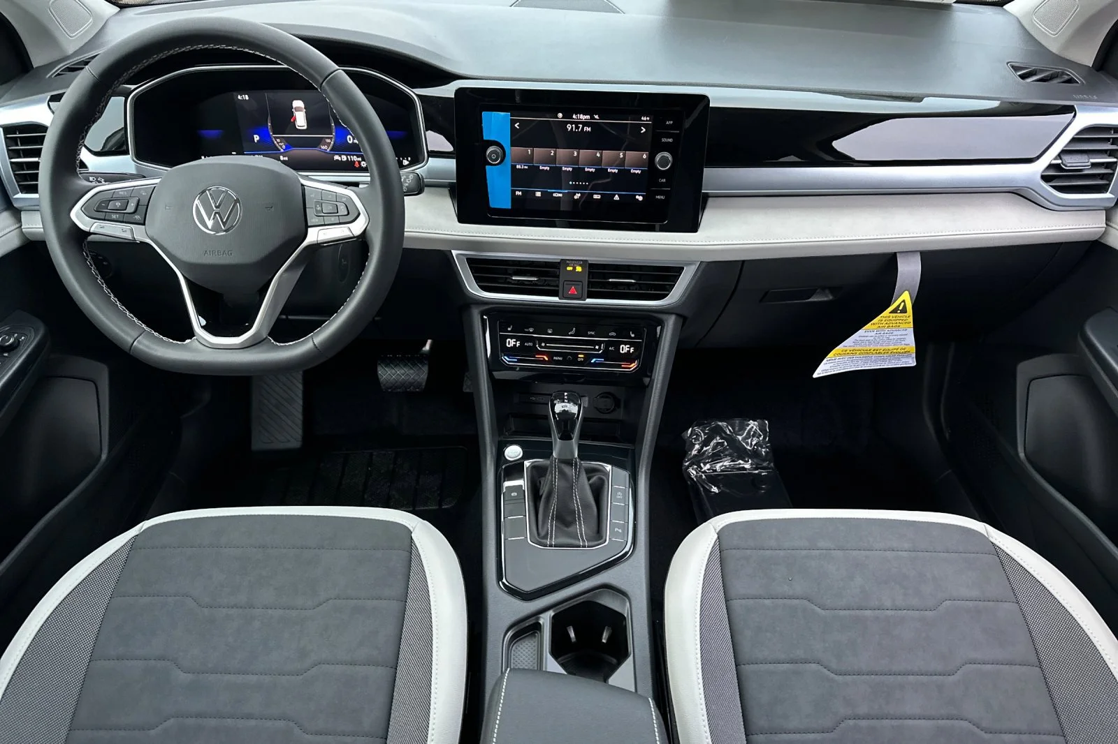 2026 Volkswagen Taos SE - Photo 13