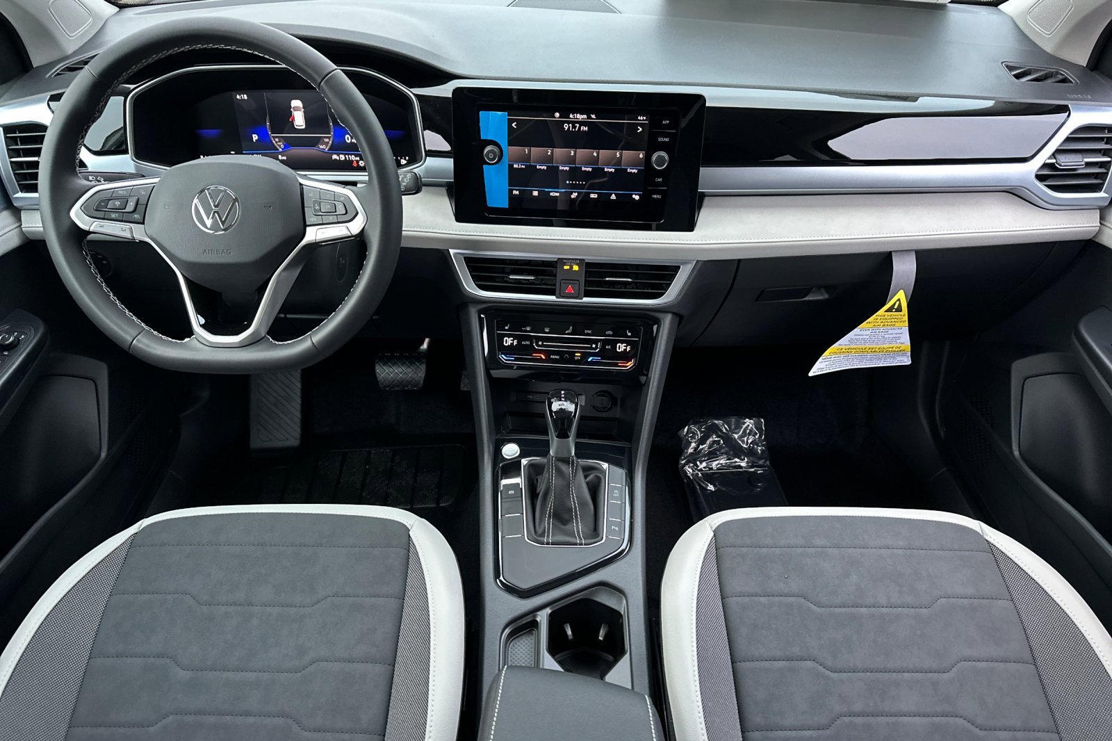 New 2026 Deep Black Pearl Volkswagen SE image 13