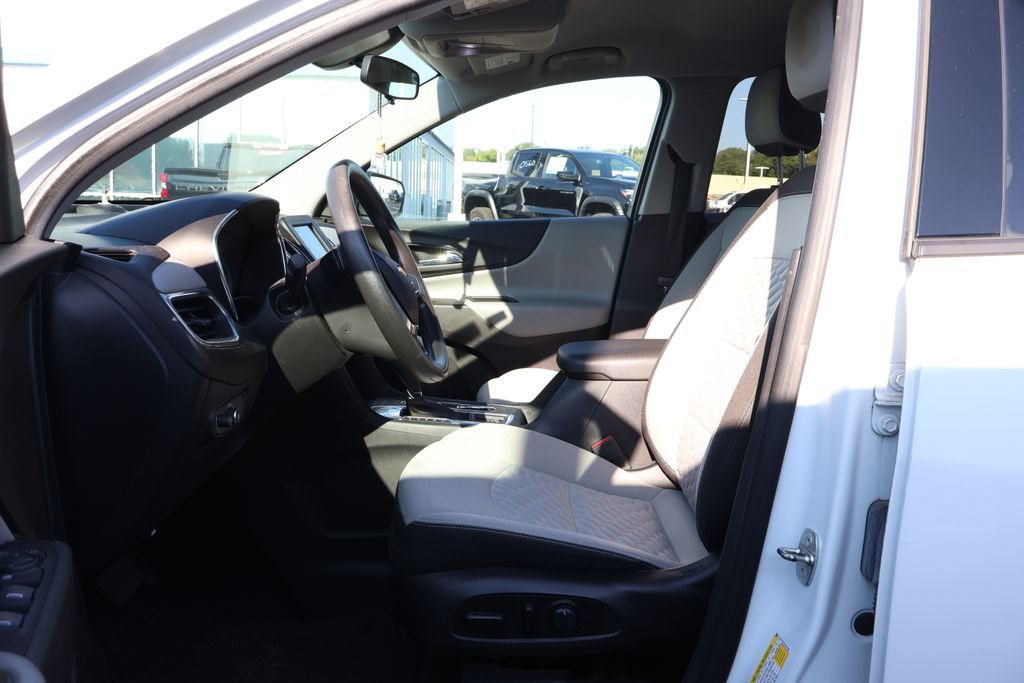 Used 2019 SUMMIT WHITE Chevrolet LS image 9