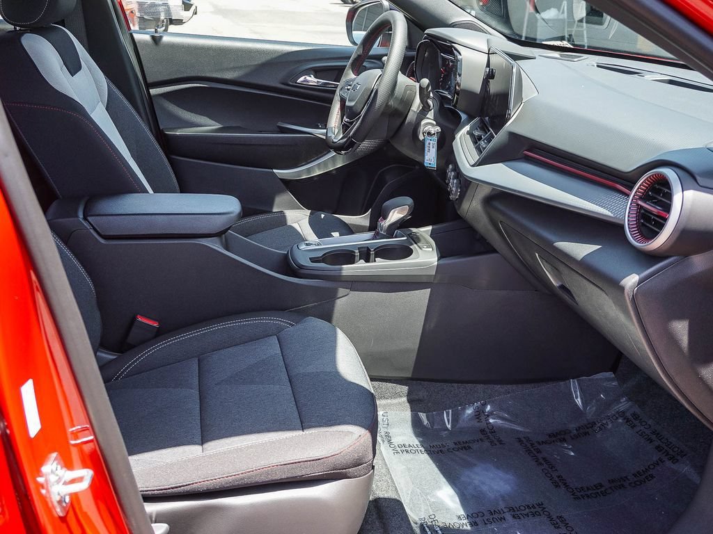 2026 Chevrolet Trax RS - Photo 12