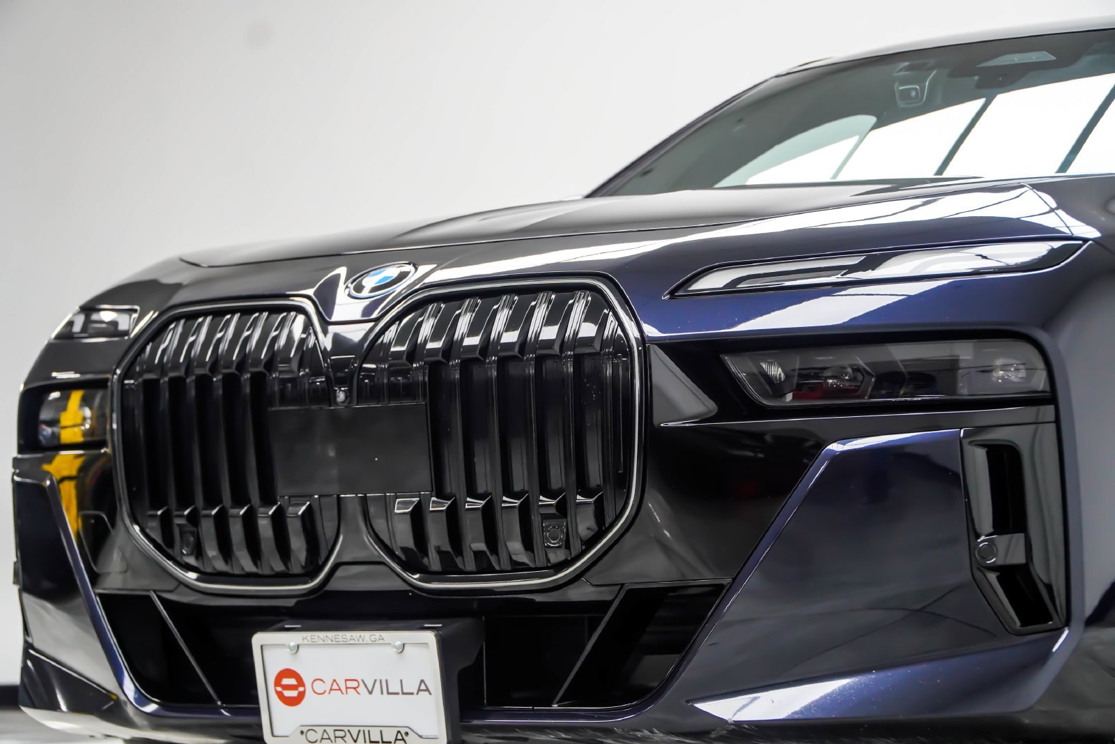 Used 2024 Black BMW 750e xDrive image 2