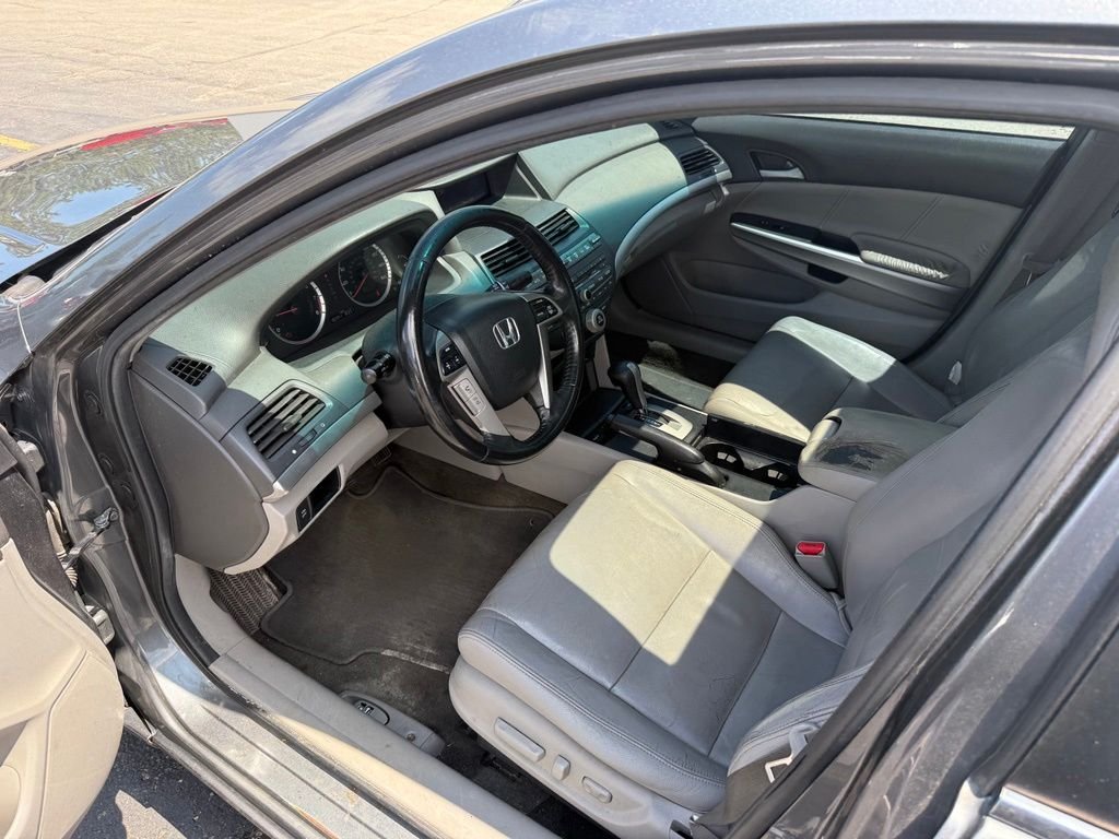 Used 2010 Polished Metal Metallic Honda EX-L image 9