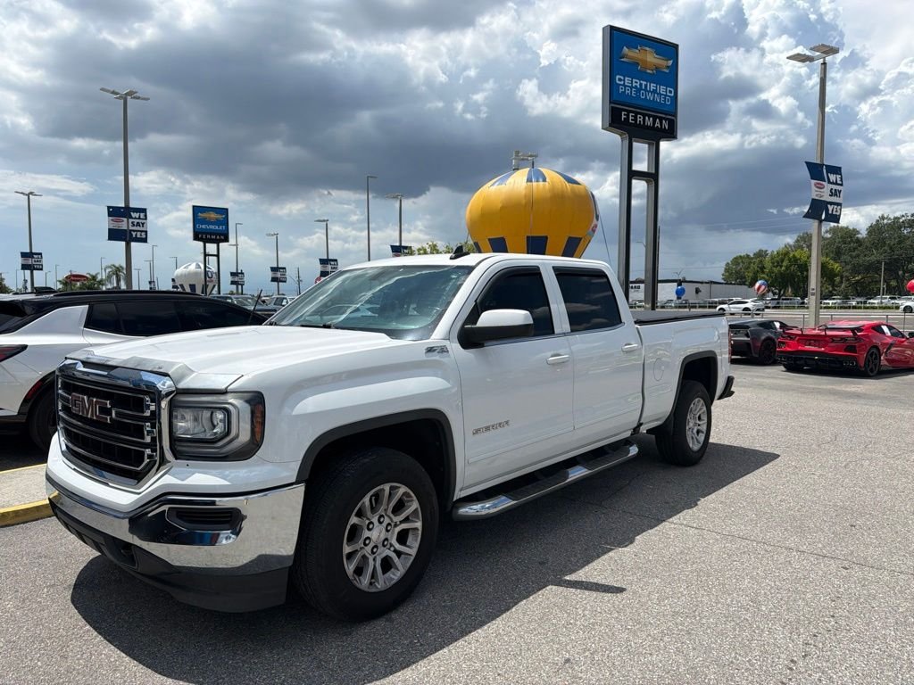 Used 2018 White GMC SLE image 8