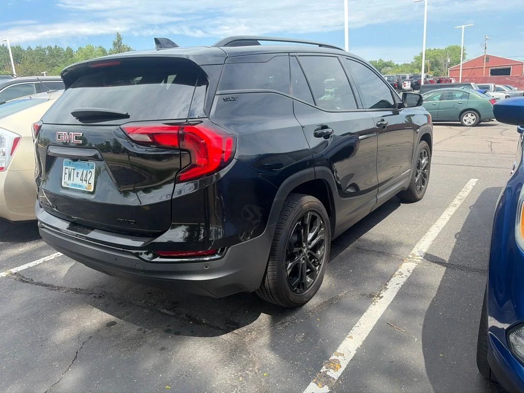 Used 2021 Black GMC SLT image 4