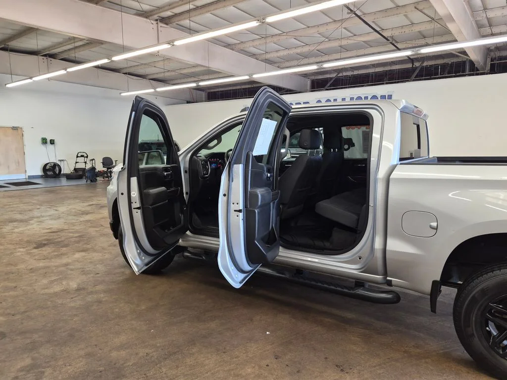 Used 2019 Silver Ice Metallic Chevrolet LT Trail Boss image 17