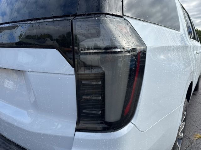 2026 Chevrolet Suburban High Country - Photo 18