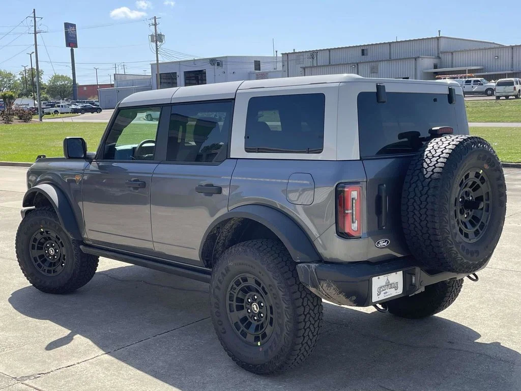 New 2026 Gray Ford Badlands image 5
