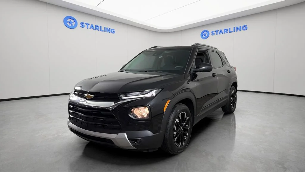 Used 2023 MOSAIC BLACK METALLIC Chevrolet LT image 16