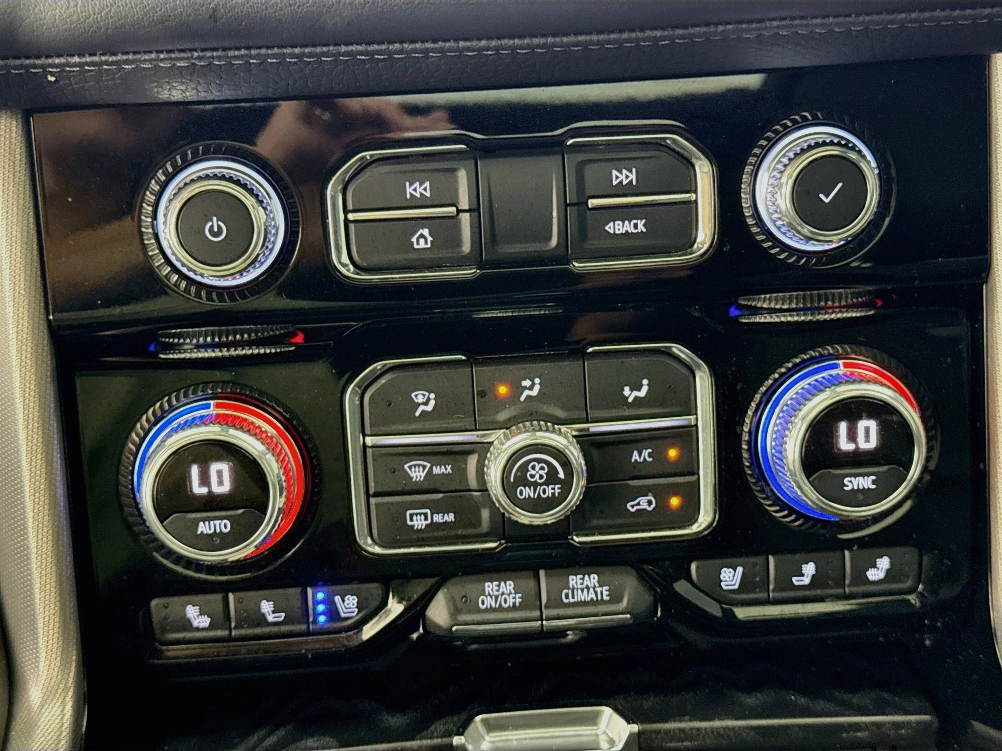 Used 2022 ONYX BLACK GMC Denali image 18