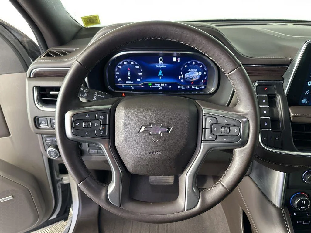 Used 2023 Pearl Chevrolet Z71 image 24