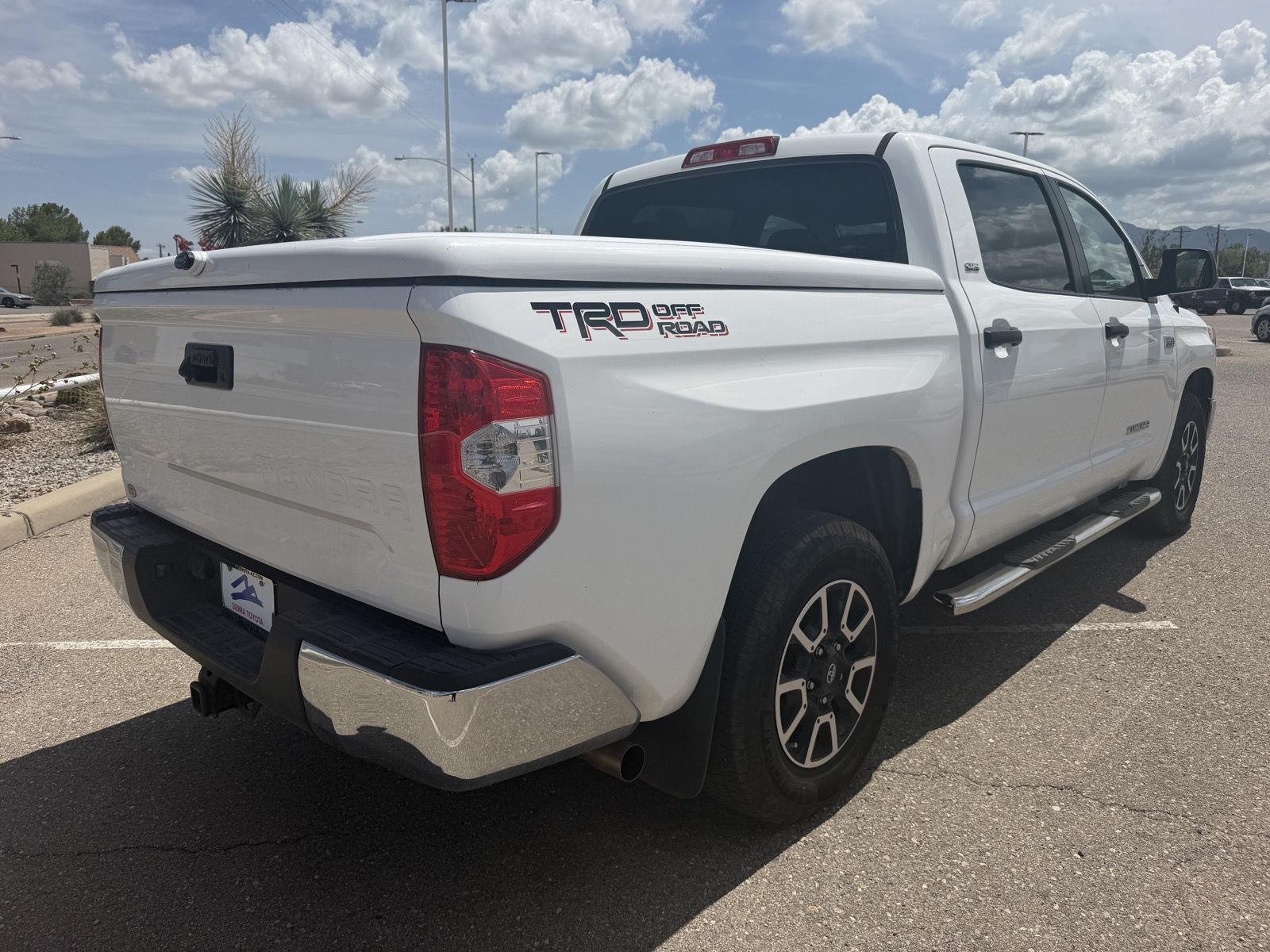 Used 2017 Super White Toyota SR5 image 5