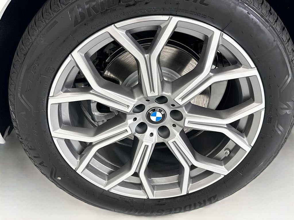 New 2027 Alpine White BMW xDrive40i image 30