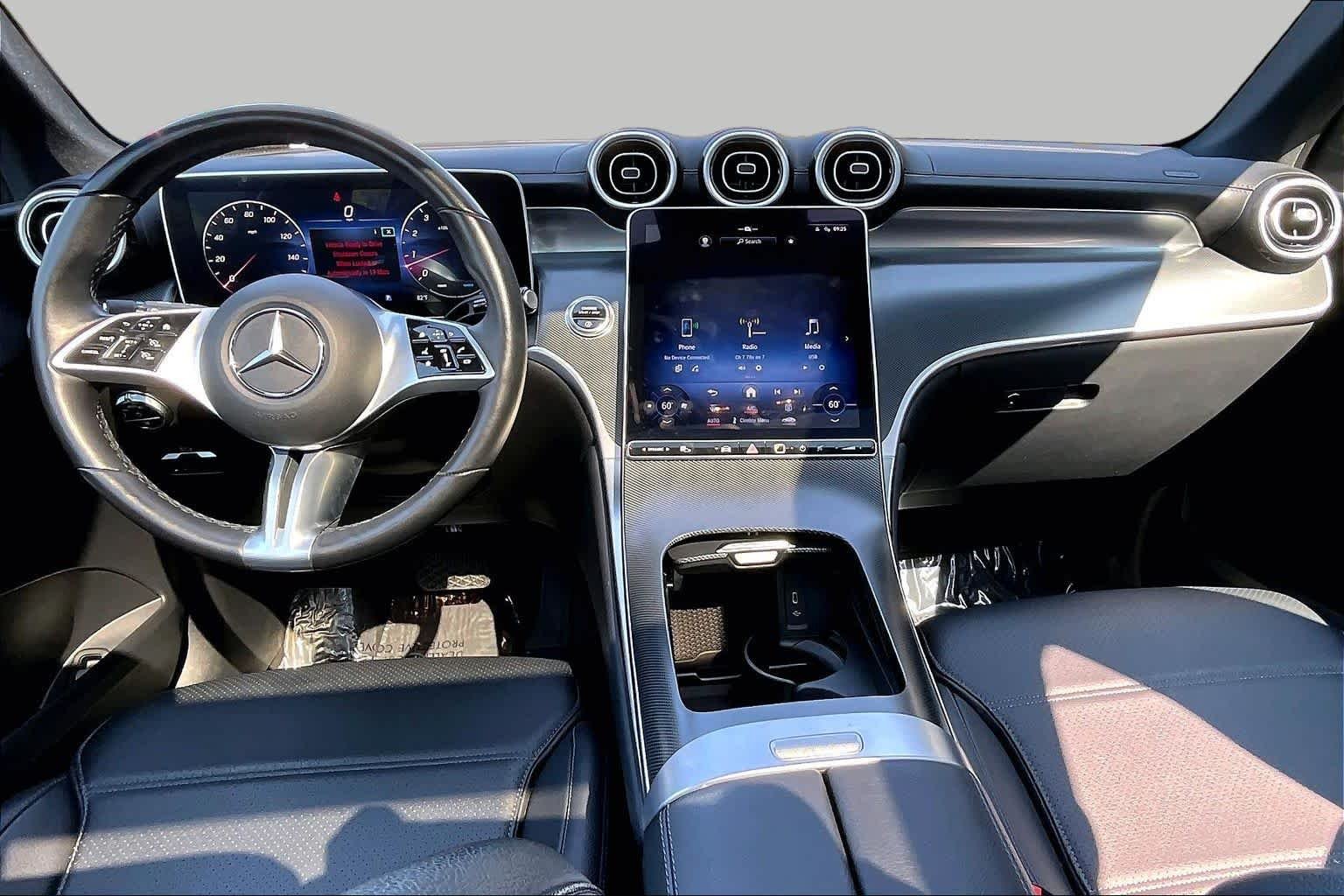 Used 2024 Graphite Grey Metallic Mercedes-Benz GLC 300 image 31