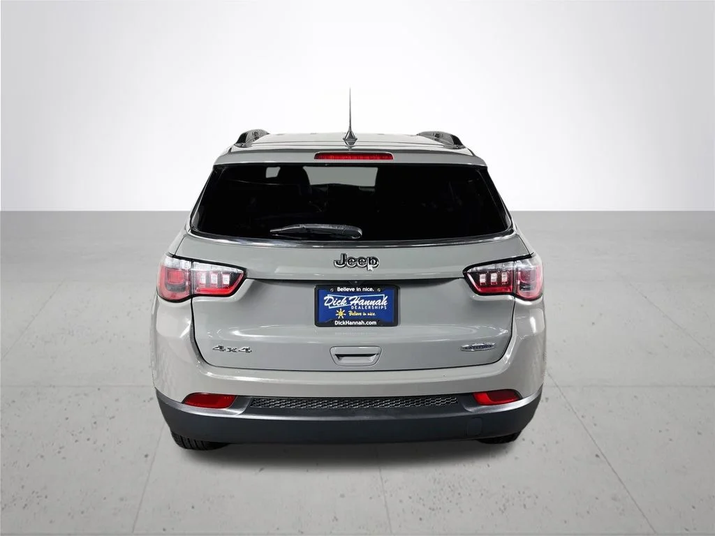 Used 2023 Gray Jeep Latitude image 7