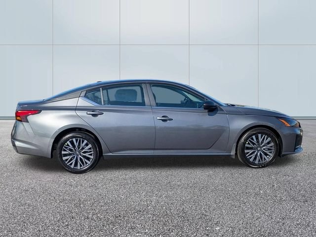 New 2026 Gun Metallic Nissan 2.5 SV image 4