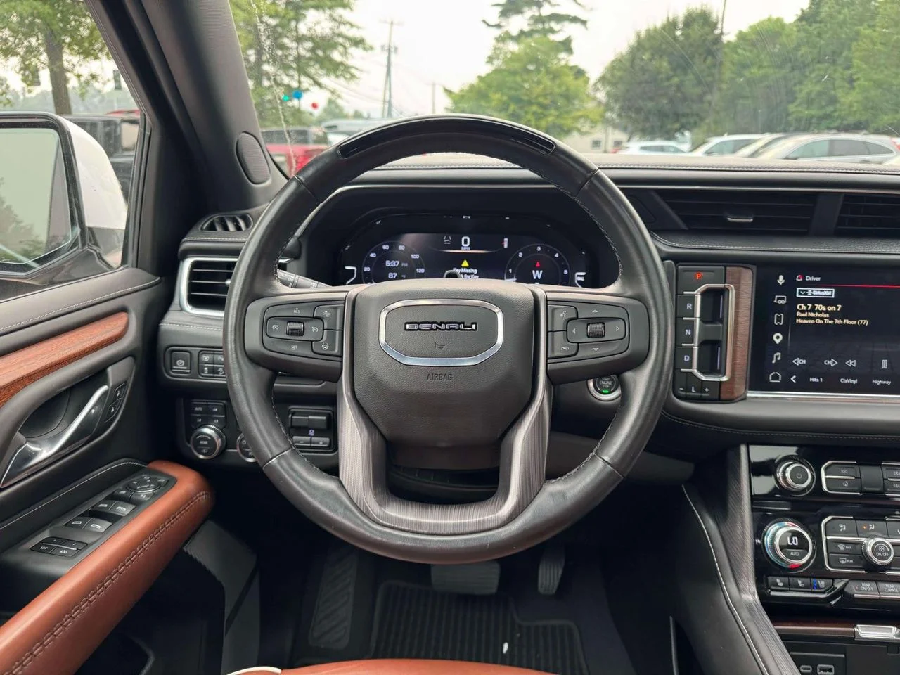 Used 2024 White Frost Tricoat GMC 4WD Denali Ultimate image 26