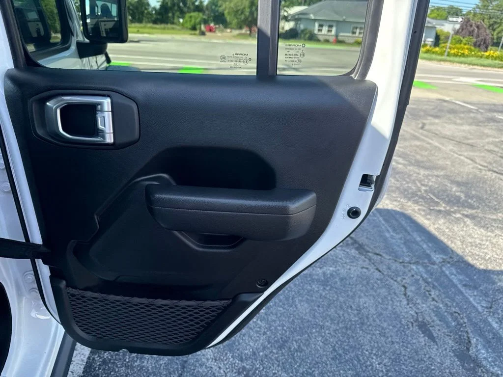 Used 2022 White Jeep Unlimited Willys image 34