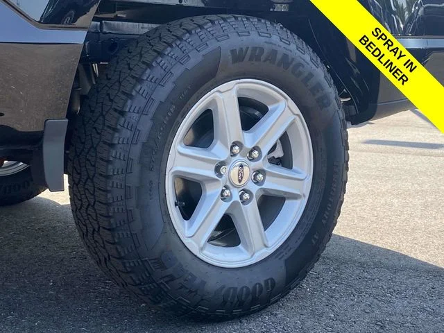 New 2026 Agate Black Metallic Ford XLT image 8