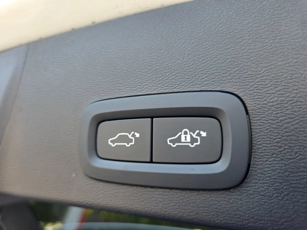 Used 2026  Volvo Plus image 33
