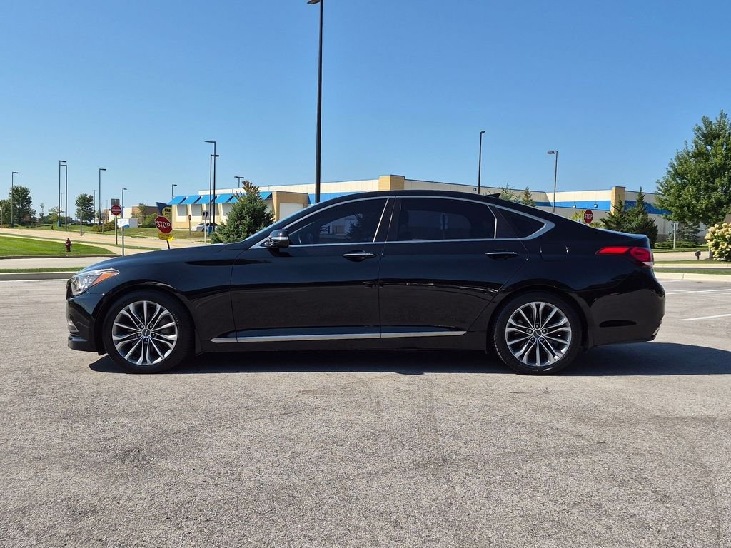 Used 2016 Black Hyundai 3.8 image 4