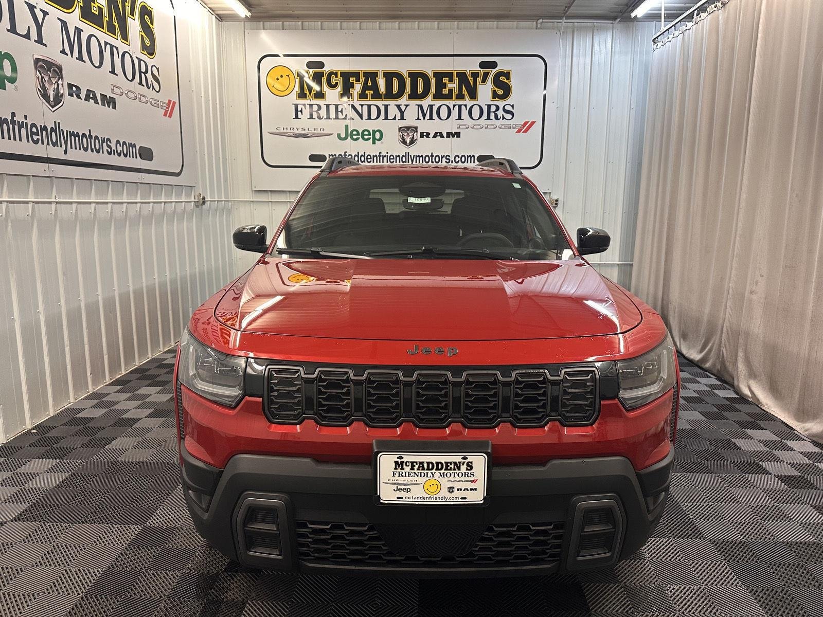 New 2026 Red Hot Pearl-Coat Exterior Paint Jeep Limited image 6