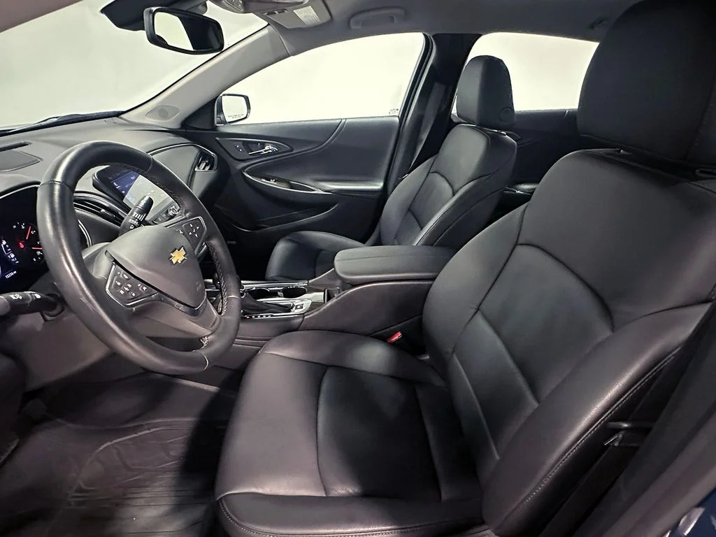 Used 2024 Blue Chevrolet LT image 3