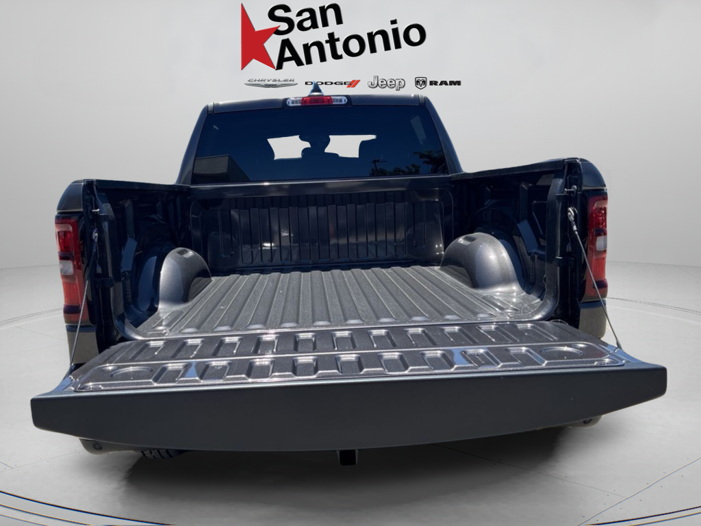 New 2026 Granite Crystal Metallic Clearcoat RAM Tradesman image 32